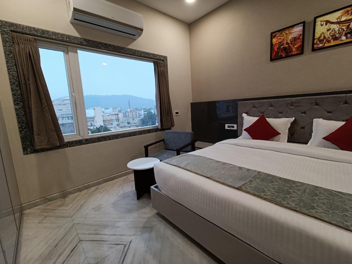 Hotel Shri Anand Dham, Nathdwara - 125 Meters Away From The Temple Exterior photo