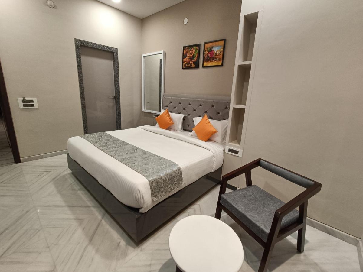 Hotel Shri Anand Dham, Nathdwara - 125 Meters Away From The Temple Exterior photo