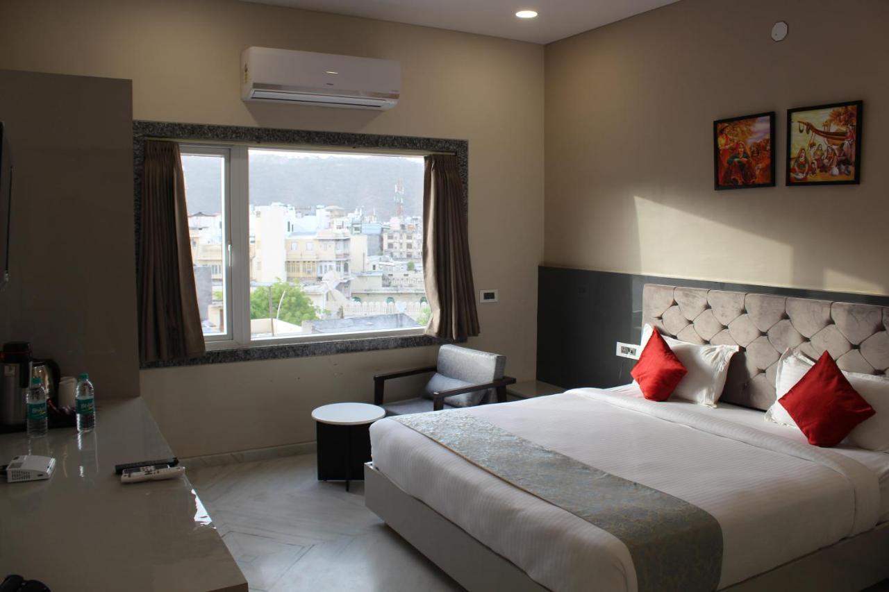 Hotel Shri Anand Dham, Nathdwara - 125 Meters Away From The Temple Exterior photo